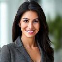 Retrato profesional de Ana García, nutrióloga con semblante amigable y profesional.